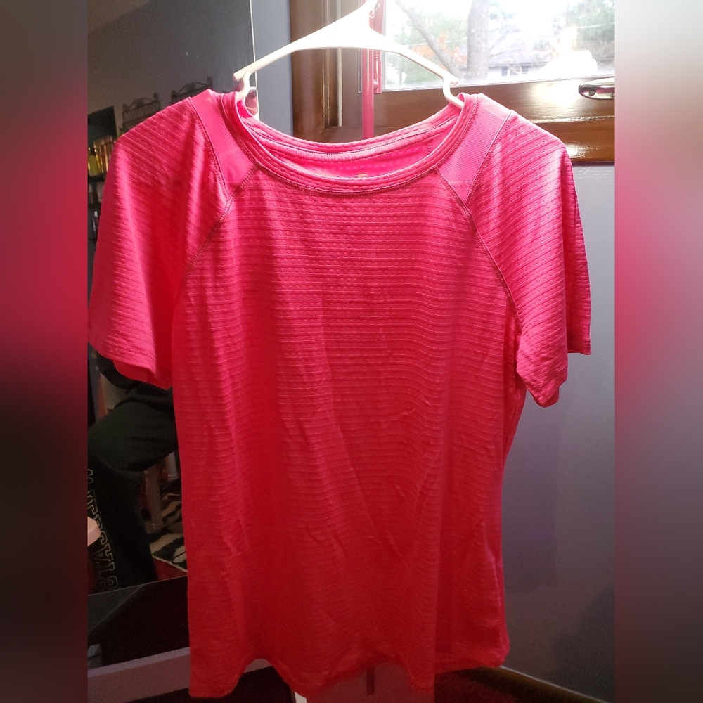 Pink Avia athletic tee. Size small but fits like a medium. Lightweight.